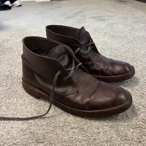 Clarks chukkas boots size 11